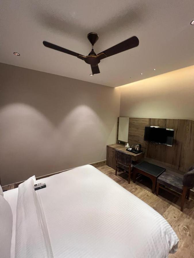 Hotel Ventures Inn Amritsar Exteriör bild