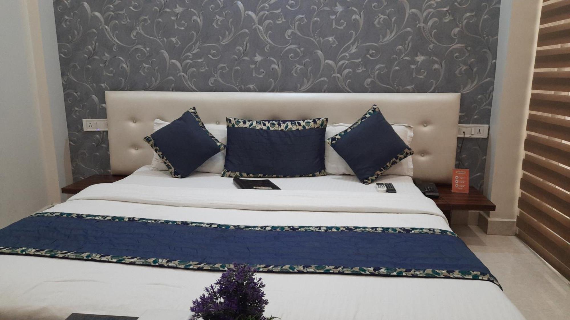 Hotel Ventures Inn Amritsar Rum bild